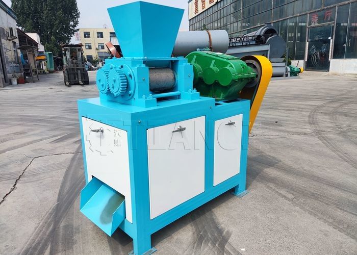 1-5 T/H Ure meststof Granulator Leverancier Roller Press Granulator Compound Fertilizer Maker Machine te koop