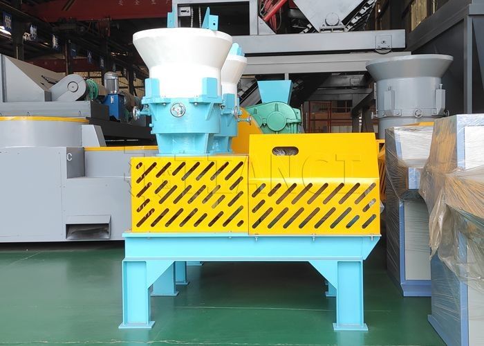 Biomassa Voederpelletmachine voor pluimvee Koeienmest Houtmest Kipenmestpellet Flat Die Extrusion Granulator