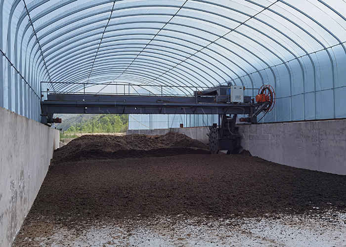 150-400m3/h Output Grote omdraaiingspanning Compost draaimachine Wieltype