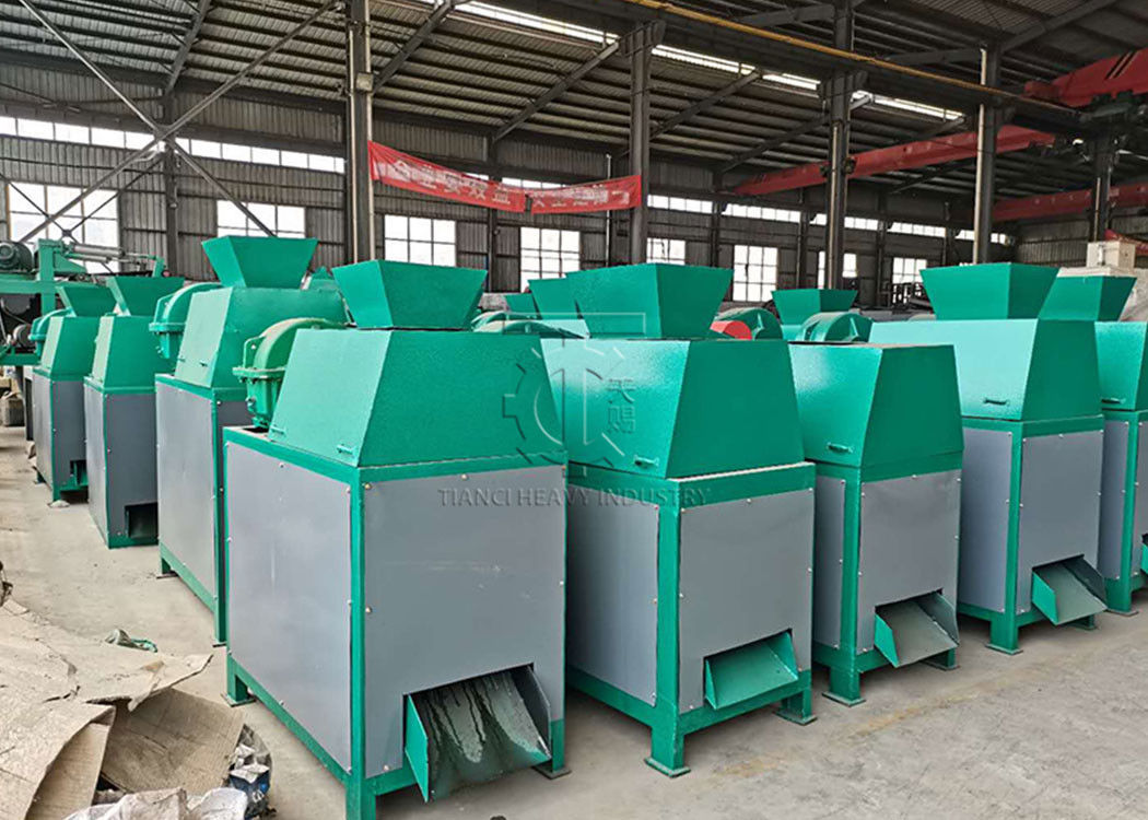 Russische rode MOP Droge rolpers Granulator machine Russische rode MOP Extrusie granulatie productielijn